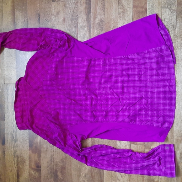 REI Women's Quick Drying Camp shirt Medium - Picture 7 of 7